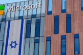 İsrail’i destekliyorsun dediler Microsoft’un ofisini bastılar!