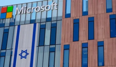 İsrail’i destekliyorsun dediler Microsoft’un ofisini bastılar!