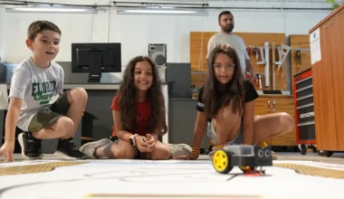 İzmirli çocuklar robotik dünyayla tanıştı