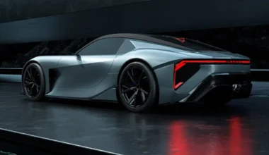 Lexus yeni kuşak spor aracını tanıttı