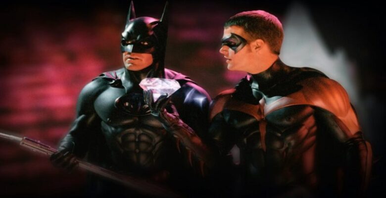 Robin Batman evrenine geri mi dönüyor?