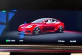 Tesla araç içi grafiklerini yeniliyor