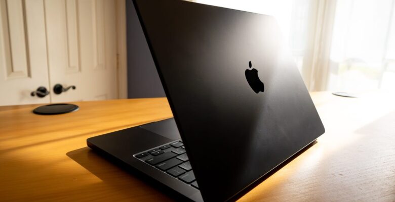 Yeni MacBook Pro modeli şaşırtacak Yeni MacBook Pro modeli şaşırtacak