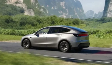 Yeni Tesla Model Y L satışa sunuldu