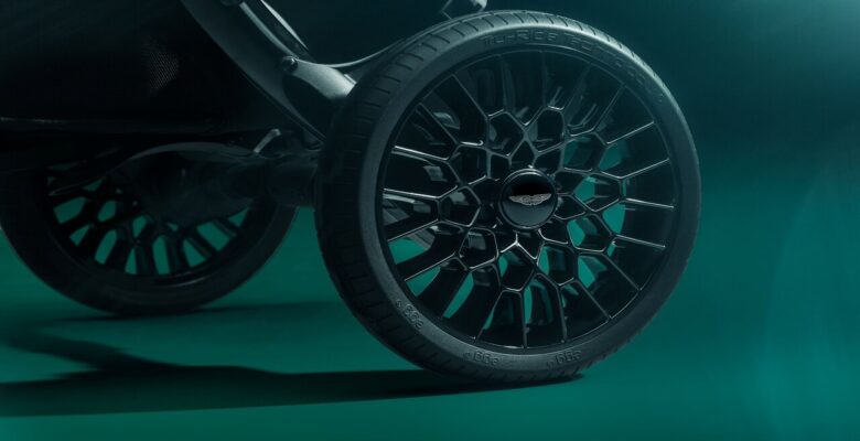 Aston Martin bebek arabası tasarladı!