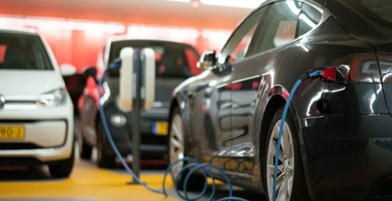 Elektrikli araba satışları azaldı