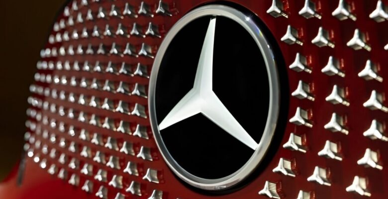 Mercedes fizikî tuşlara geri dönüyor