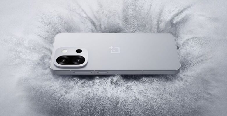 OnePlus 15 kanlı canlı görüntülendi!