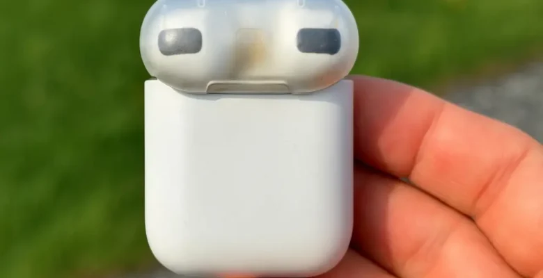Şeffaf kapaklı AirPods geliyor