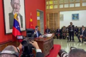 Venezuela Başkanı Maduro, Huawei telefonu övdü