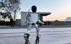 Dünyanın en ucuz insansı robotu geliyor