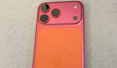 iPhone 17 Pro renk değişiminin nedeni temizleyici mi? iPhone 17 Pro renk değişiminin nedeni temizleyici mi?