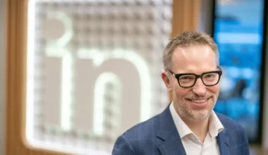 LinkedIn CEO’su kıymetli tüyolar verdi LinkedIn CEO’su kıymetli tüyolar verdi