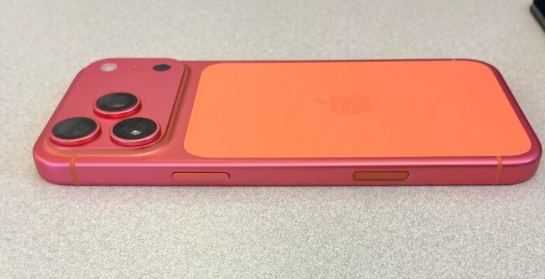 Renk değiştiren iPhone 17 Pro çıkmış haberimiz yok!