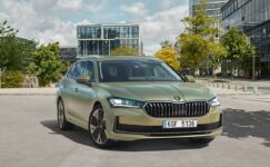 Skoda Superb rekor kırdı!