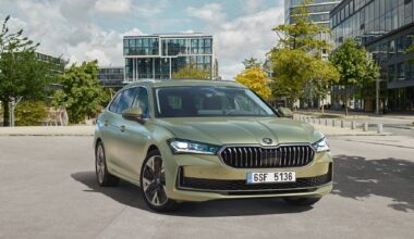 Skoda Superb rekor kırdı! Skoda Superb rekor kırdı!