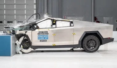 Tesla Cybertruck satışları çakıldı!