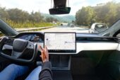 Tesla FSD v14 çıktı! Sürüş tecrübesi değişiyor!