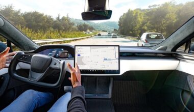 Tesla FSD v14 çıktı! Sürüş tecrübesi değişiyor!