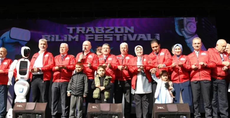 Trabzon’da bilim coşkusu: Festivalle gençlere yeni ufuklar açılıyor