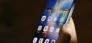 Çocuklar internette daha fazla zaman geçirirken ebeveynler güvenlik için yeni arayışta