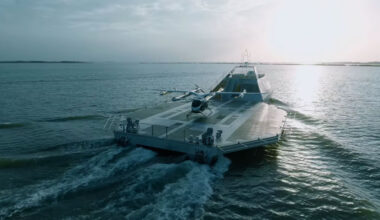 Denizin Üzerinde Yüzen Hava Taksi Havaalanı!