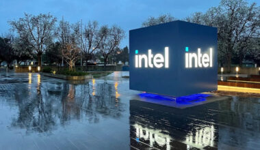 Intel 10 yıllık çalışanına dava açtı