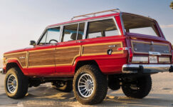 Klasik Jeep Grand Wagoneer elektrikli hale geldi!
