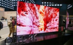 QLED ekran tarih mi oluyor?