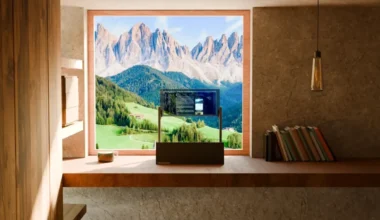 Şeffaf monitör görücüye çıktı