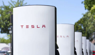 Tesla bir eşiği daha aştı