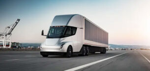 Tesla Semi Tekrar Tasarlandı