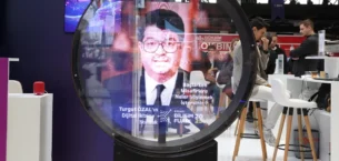 Turgut Özal hologram yöntemiyle Kocaeli Bilişim Fuarı’nda