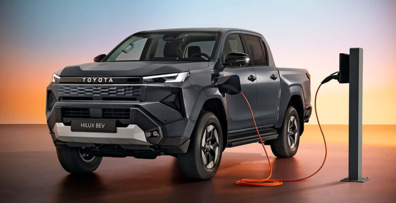 Yeni Toyota Hilux elektrikli versiyonuyla tanıtıldı