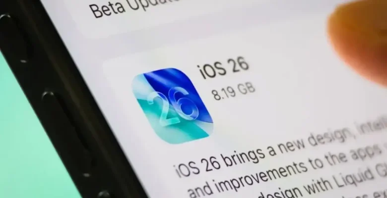 Apple, iOS 18 kullanıcılarını iOS 26 güncellemesi için zorluyor