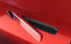 Çin otomatik kapı kollarına savaş açtı