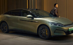 Elektrikli araba güç savaşı: Çinli şirketler güçlendi!