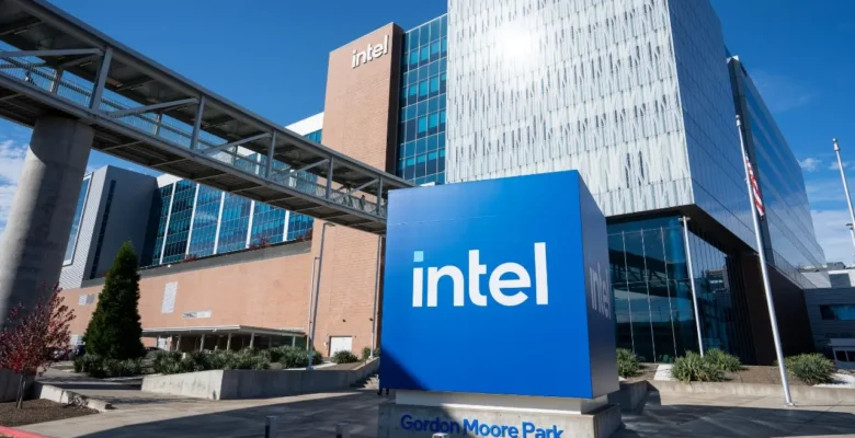 Intel Çip Üretiminde Gövde Gösterisi Yaptı: Sınırlar 12 Kat Aşıldı