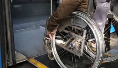 İzmir’de ‘Duraktayım’ uygulaması tekerlekli sandalye kullanıcıları için güncellendi