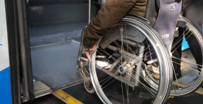 İzmir’de ‘Duraktayım’ uygulaması tekerlekli sandalye kullanıcıları için güncellendi