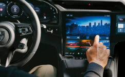 Porsche Cayenne Electric’in “Sürücü Deneyimi” Kokpiti!