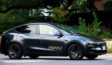 Şoförsüz Tesla Robotaxi yollarda görüntülendi!