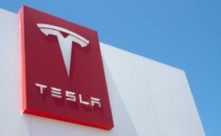 Tesla İçin Büyük Şok!