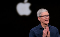 Apple CEO’su Tim Cook Maaşı ile Dudak Uçuklattı!