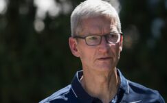 Apple’da Tim Cook Dönemi Bitiyor mu? İşte Yeni CEO Adayı!