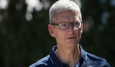 Apple’da Tim Cook Dönemi Bitiyor mu? İşte Yeni CEO Adayı!