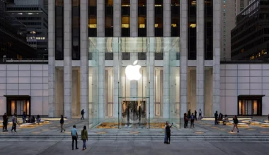 Apple’da Yaprak Dökümü: Siri Yöneticisi Bile Gitti