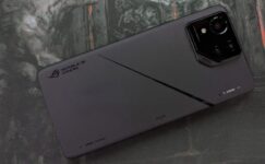 ASUS Akıllı Telefon Devrine Ara Veriyor!