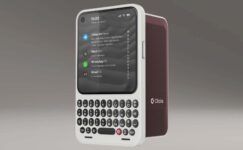 Fiziksel Klavyeli Telefon Clicks Communicator Tanıtıldı