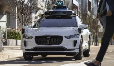 Sürücüsüz Taksiden Cinayete Teşebbüs!